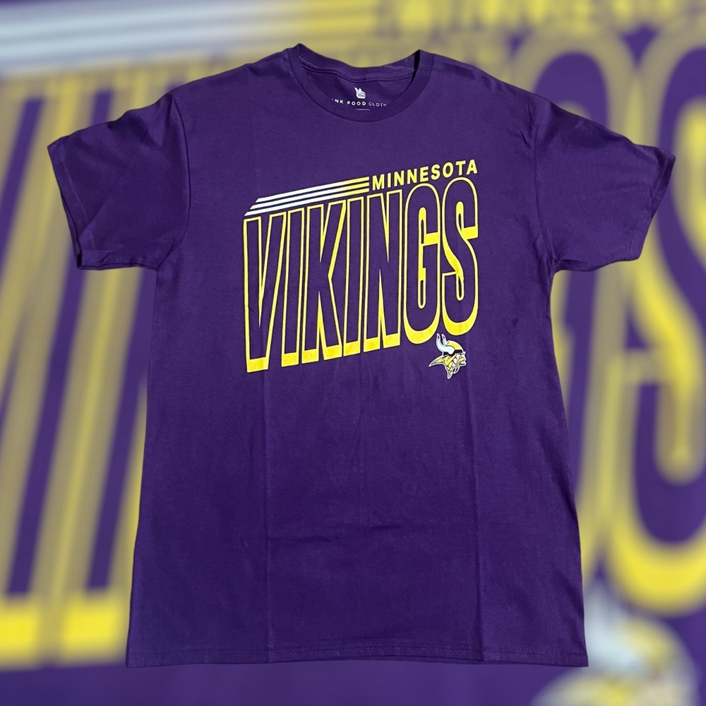 Junk Food purple Minnesota Vikings Bold Logo T Shirt  Medium NWOT